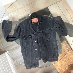 Levi’s denim jacket -black
